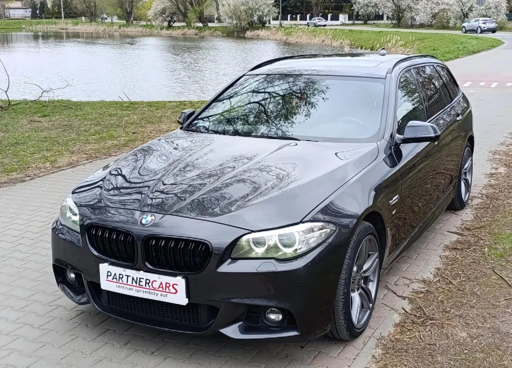 BMW Seria 5 525d xDrive Luxury Line